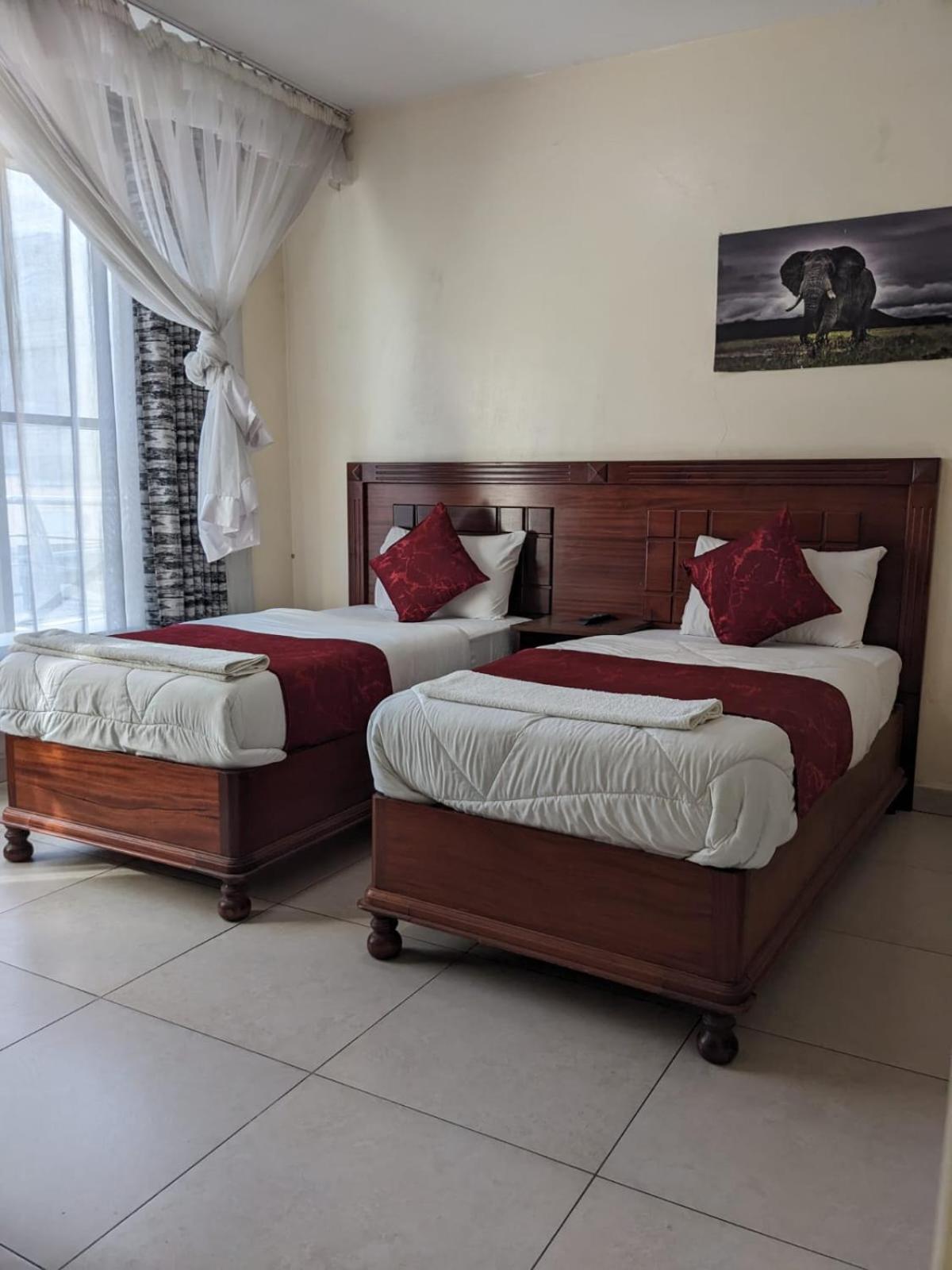 Epitome Times Hotel Найроби Екстериор снимка