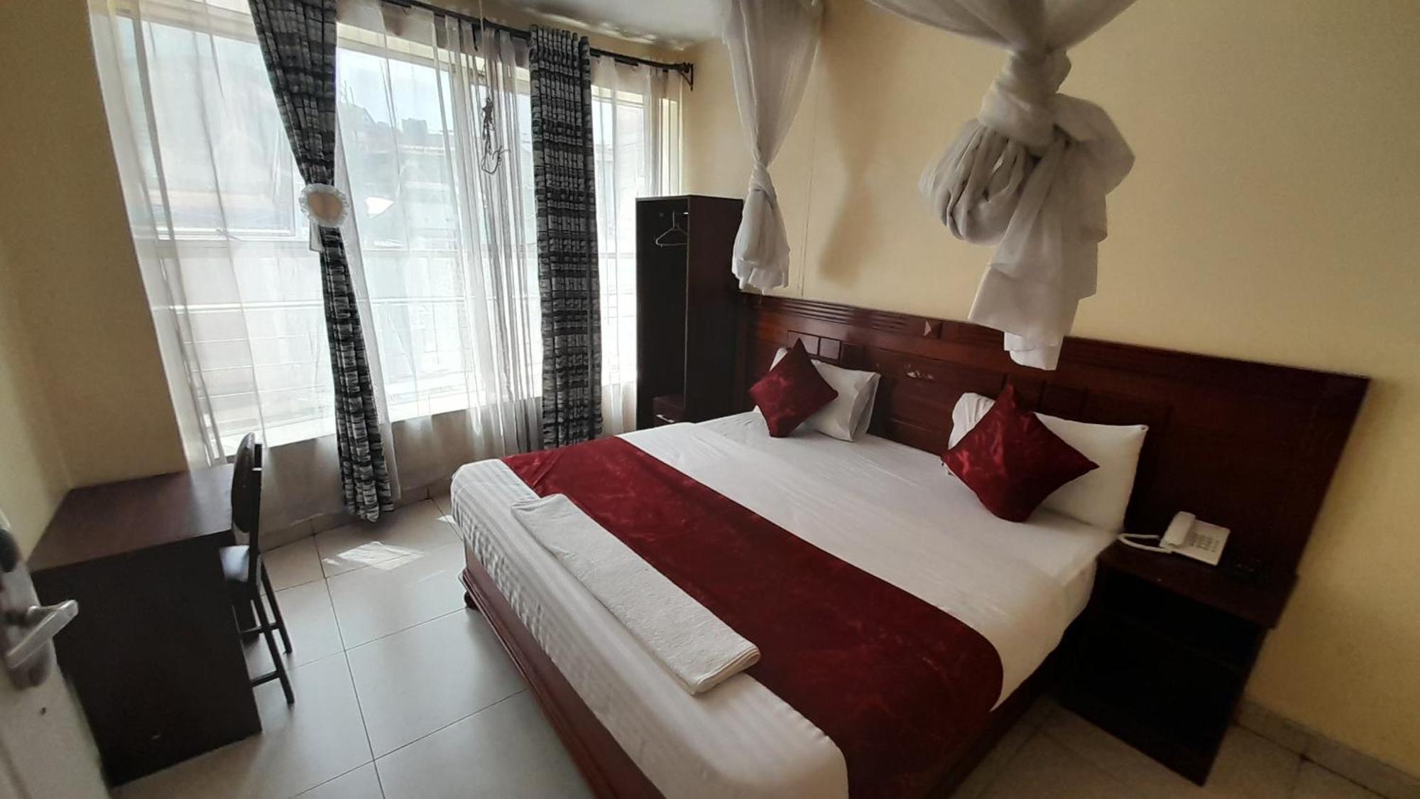Epitome Times Hotel Найроби Екстериор снимка